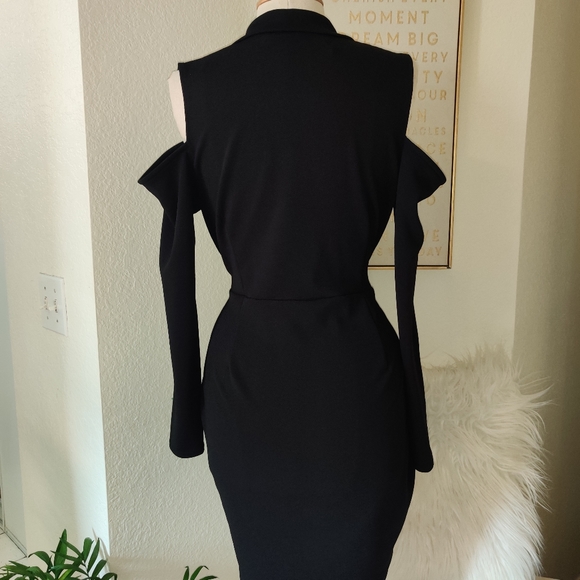 🖤✨ Pretty little things Black Wrap Dress ✨🖤 - Picture 9 of 11